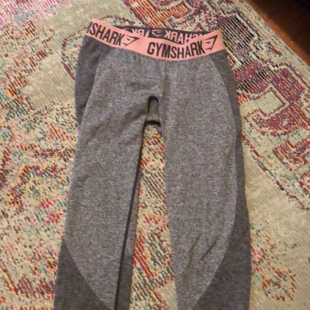 Gmyshark Capri flex leggings- lightly worn